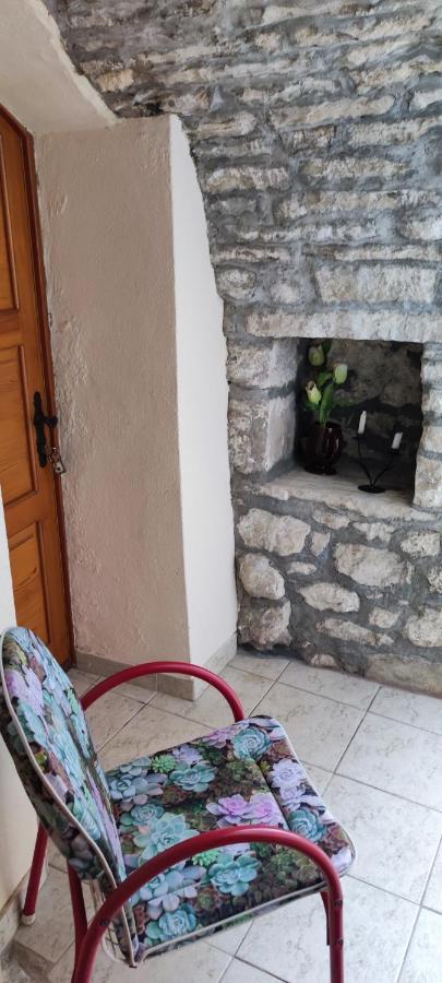 Apartment Old Stone House Локва Рогозница Екстериор снимка