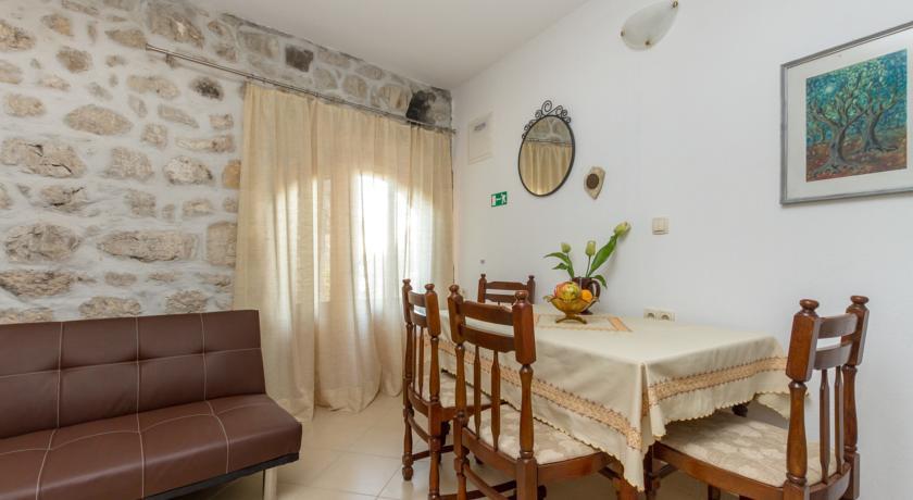 Apartment Old Stone House Локва Рогозница Стая снимка