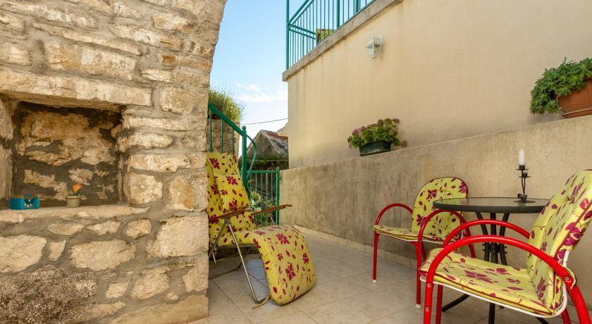 Apartment Old Stone House Локва Рогозница Стая снимка