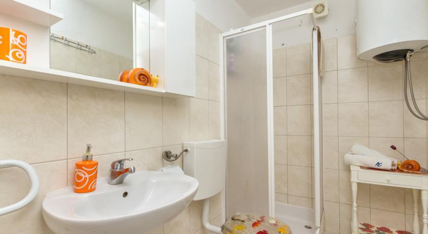 Apartment Old Stone House Локва Рогозница Стая снимка