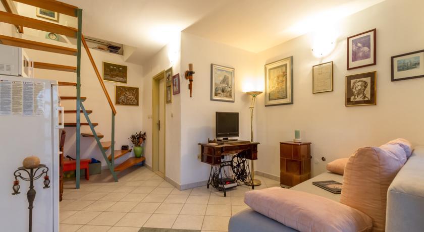 Apartment Old Stone House Локва Рогозница Стая снимка