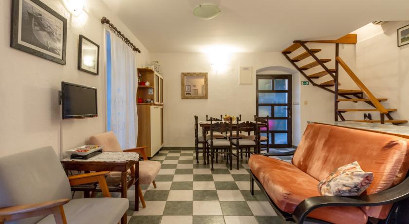 Apartment Old Stone House Локва Рогозница Стая снимка