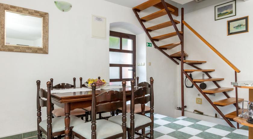 Apartment Old Stone House Локва Рогозница Стая снимка