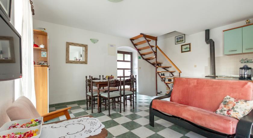Apartment Old Stone House Локва Рогозница Стая снимка